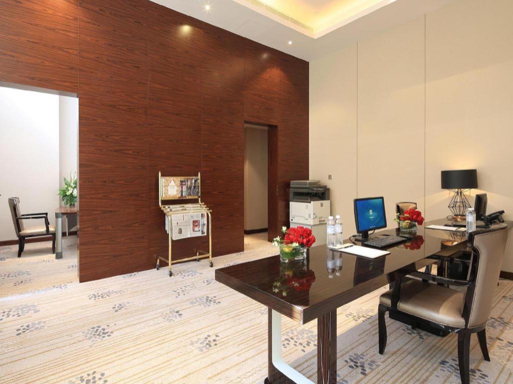 Wyndham Grand Plaza Royale Huayu Chongqing Hotel Kültér fotó